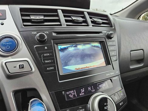 Used 2013 Toyota Prius V Three image 32