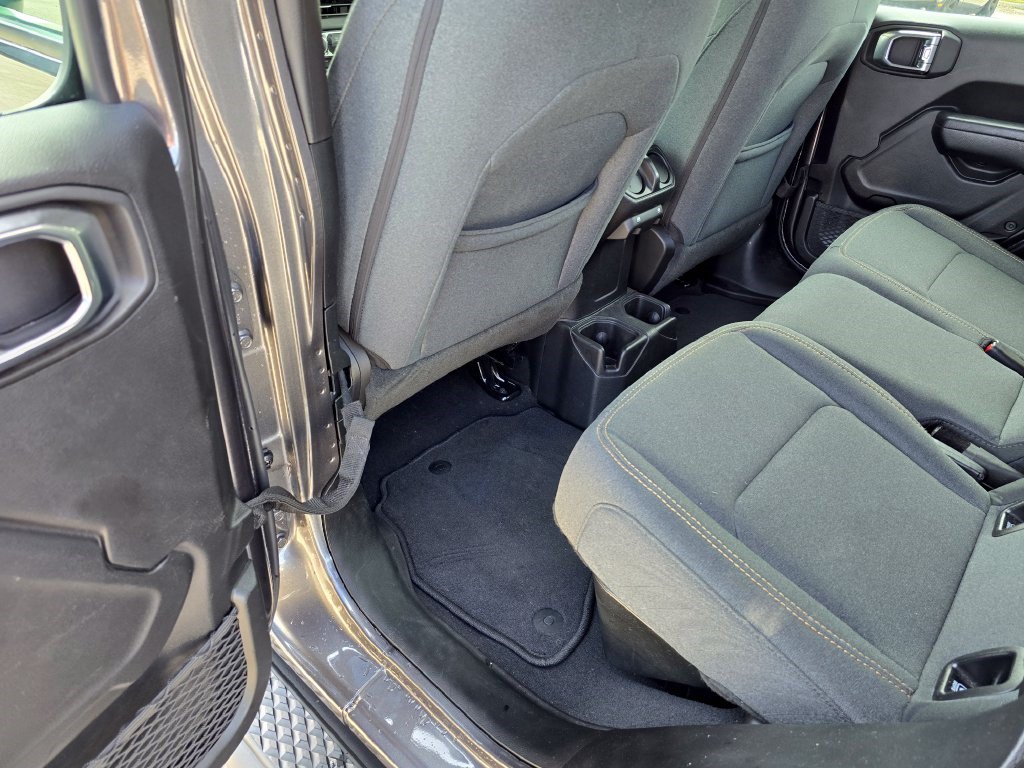Used 2025 Jeep Gladiator Sport AWD/4WD image 29