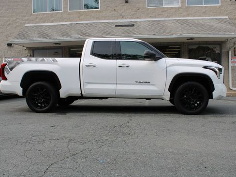 Used 2022 Toyota Tundra SR5 w/ SR5 Premium Package AWD/4WD image 26