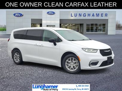 Used 2024 Chrysler Pacifica Touring-L