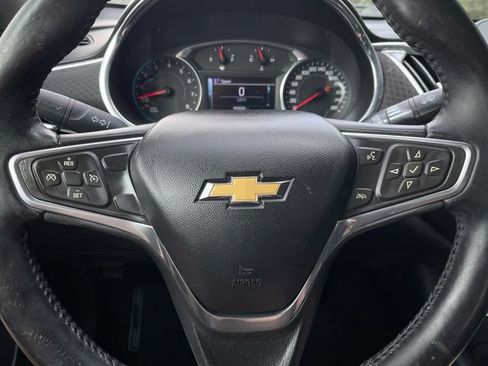 Used 2018 Chevrolet Malibu LT FWD image 12