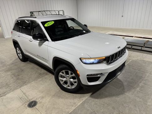 Used 2023 Jeep Grand Cherokee Limited image 36