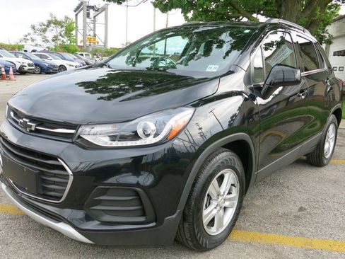 Used 2019 Chevrolet Trax LT image 2