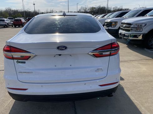 Used 2019 Ford Fusion SE image 8