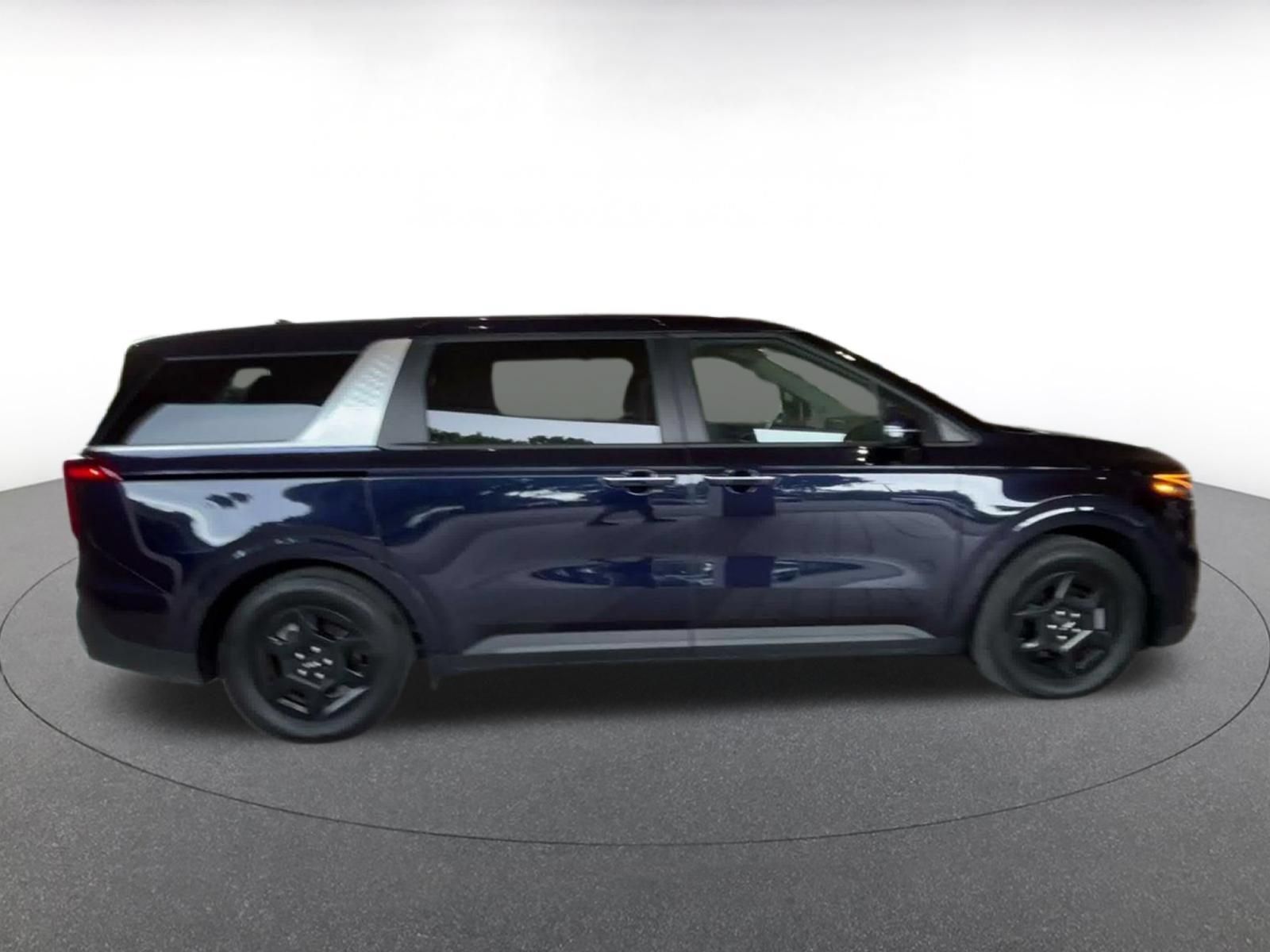 Used 2026 Kia Carnival FWD image 15