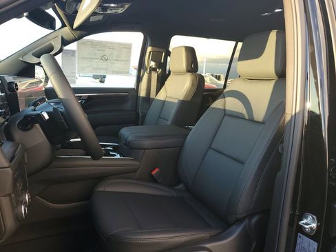 New 2026 Chevrolet Suburban LT image 18