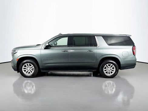 Used 2024 Chevrolet Suburban LT image 7