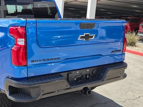 Used 2025 Chevrolet Silverado 1500 ZR2 w/ Technology Package AWD/4WD image 5