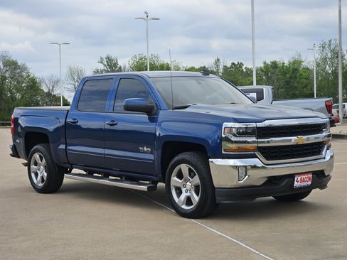 Used 2018 Chevrolet Silverado 1500 LT w/ Texas Edition image 3