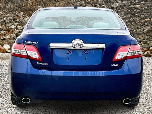 Used 2010 Toyota Camry XLE image 4