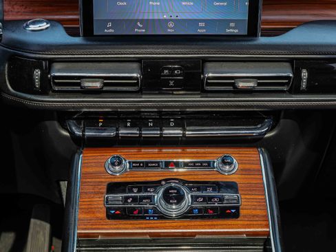 Used 2023 Lincoln Aviator Reserve w/ Jet Package AWD/4WD image 12