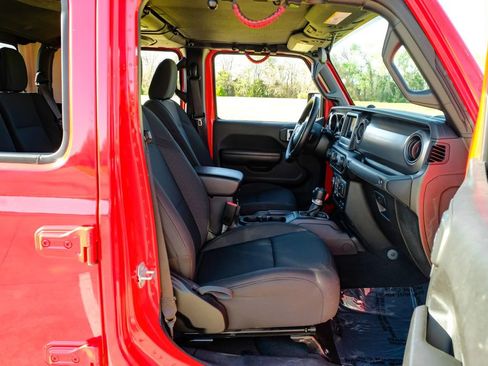 Used 2021 Jeep Gladiator Willys image 23
