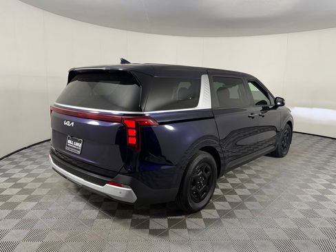 Used 2025 Kia Carnival image 8