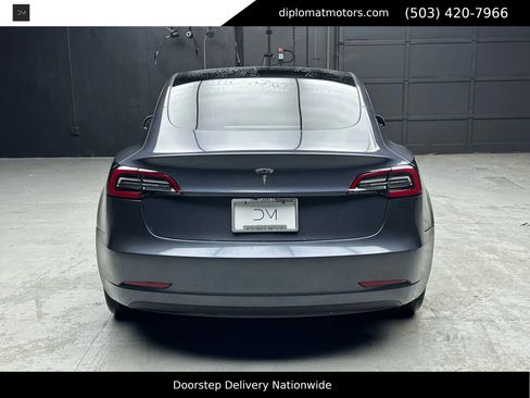 Used 2023 Tesla Model 3 Standard Range image 5