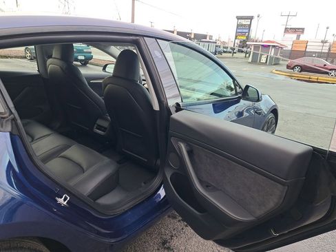 Used 2023 Tesla Model 3 Performance image 16