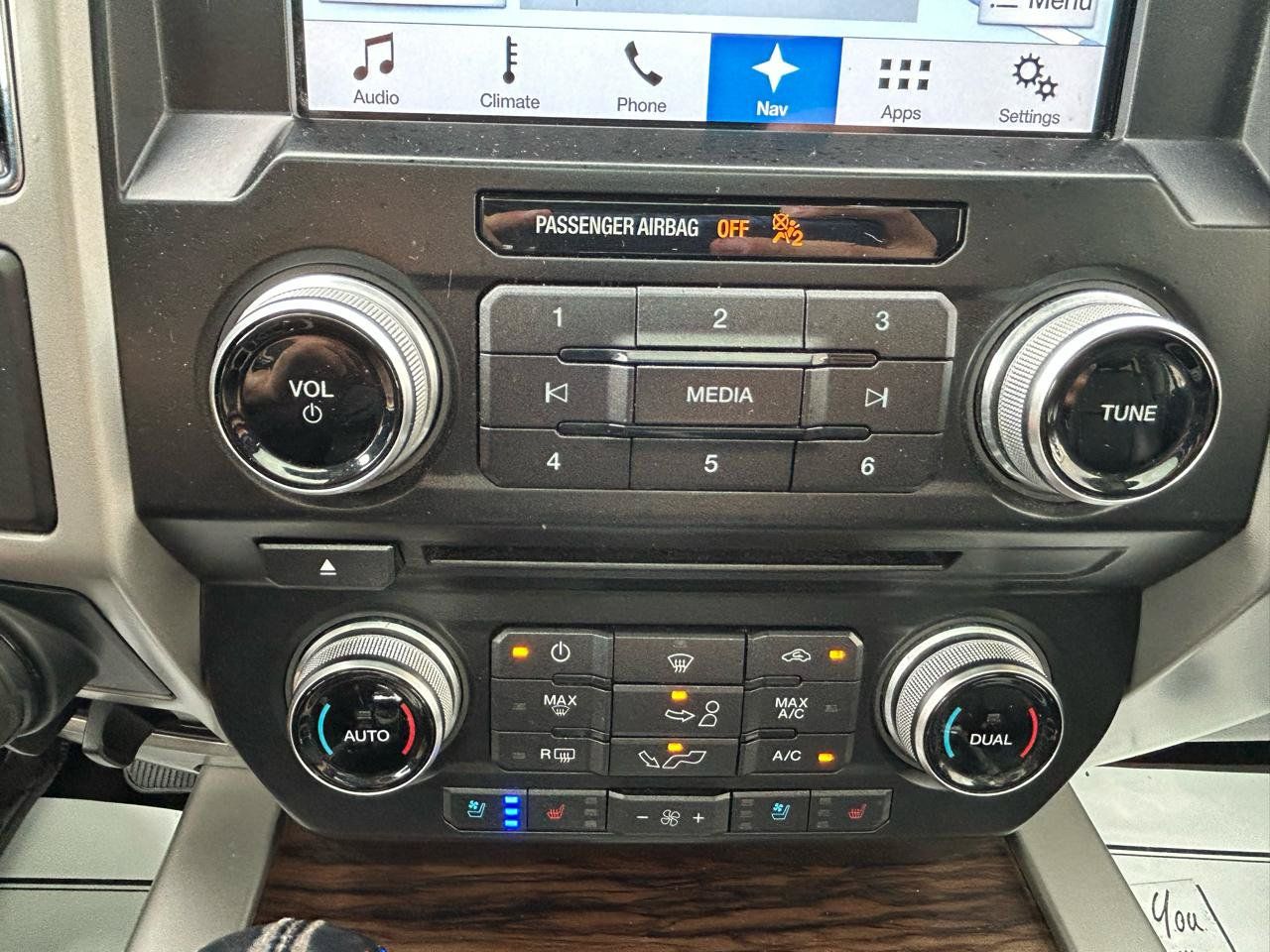 Used 2018 Ford F150 Lariat w/ Equipment Group 501A Mid AWD/4WD image 27