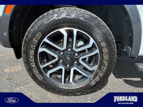 Used 2024 Ford Ranger Lariat w/ FX4 Off-Road Package AWD/4WD image 26