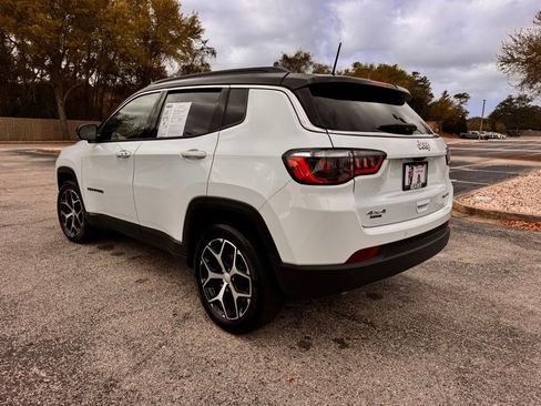 Used 2024 Jeep Compass Limited image 6