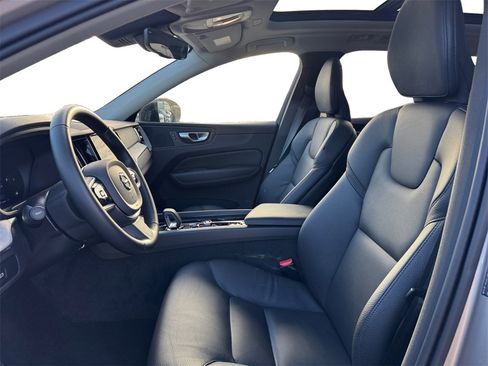 Certified 2025 Volvo XC60 B5 Plus image 31