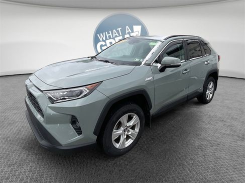 Used 2021 Toyota RAV4 XLE image 8