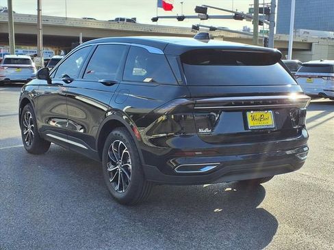 New 2026 Lincoln Nautilus Premier image 4