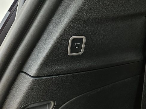 New 2026 Chrysler Pacifica Pinnacle image 12