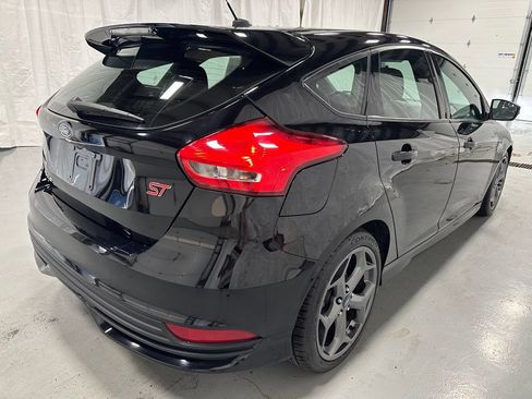 Used 2018 Ford Focus ST FWD image 7