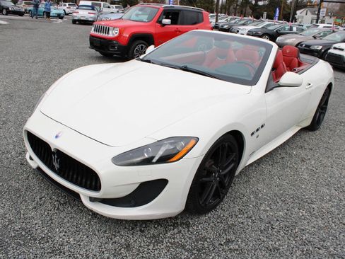 Used 2015 Maserati GranTurismo Sport image 2