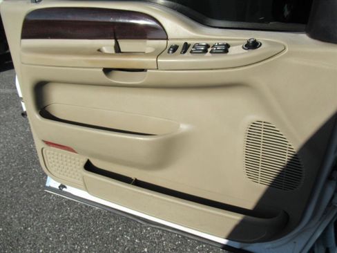 Used 2006 Ford F350 Lariat image 23