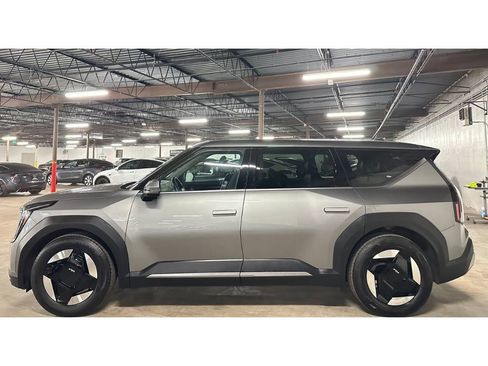 Used 2024 Kia EV9 Light Long Range image 7