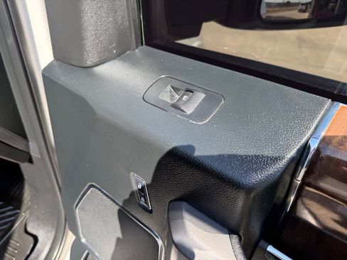 Used 2016 Ford F150 Platinum w/ Equipment Group 701A Luxury image 30