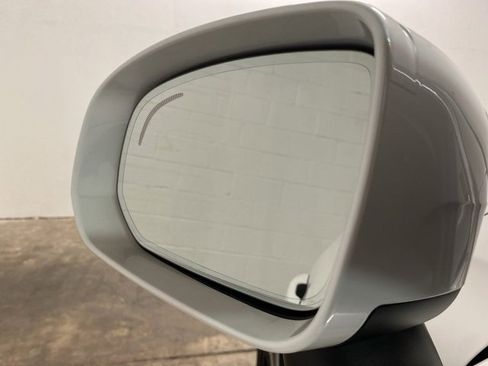 Used 2023 Volvo XC60 B5 Plus w/ Protection Package Premier image 88