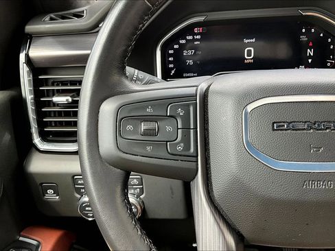 Used 2025 GMC Sierra 2500 Denali Ultimate image 24