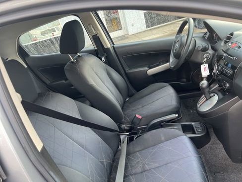 Used 2014 MAZDA MAZDA2 Sport image 40
