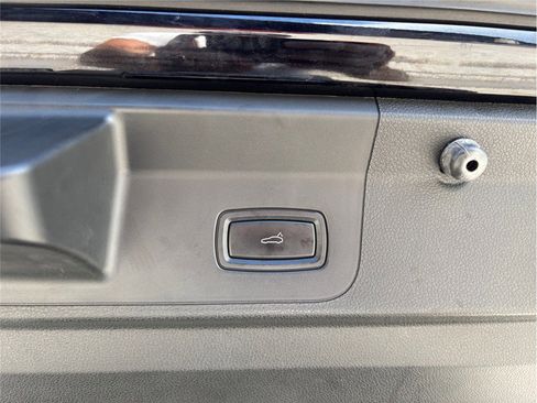 Used 2017 Porsche Panamera 4S image 52