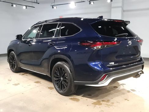 Used 2025 Toyota Highlander XSE AWD/4WD image 5