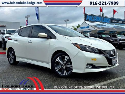 Used 2022 Nissan Leaf SV image 1