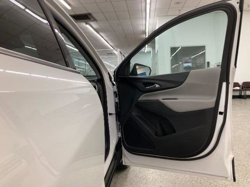 Used 2019 Chevrolet Equinox LT AWD/4WD image 25