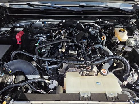 Used 2025 Toyota Tacoma SR5 AWD/4WD image 29