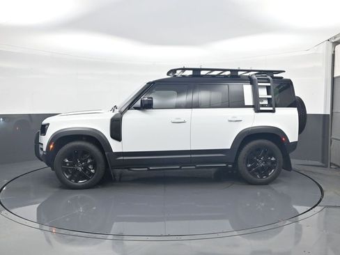 Used 2020 Land Rover Defender 110 HSE AWD/4WD image 3