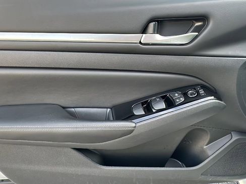 Used 2024 Nissan Altima 2.5 SL image 15