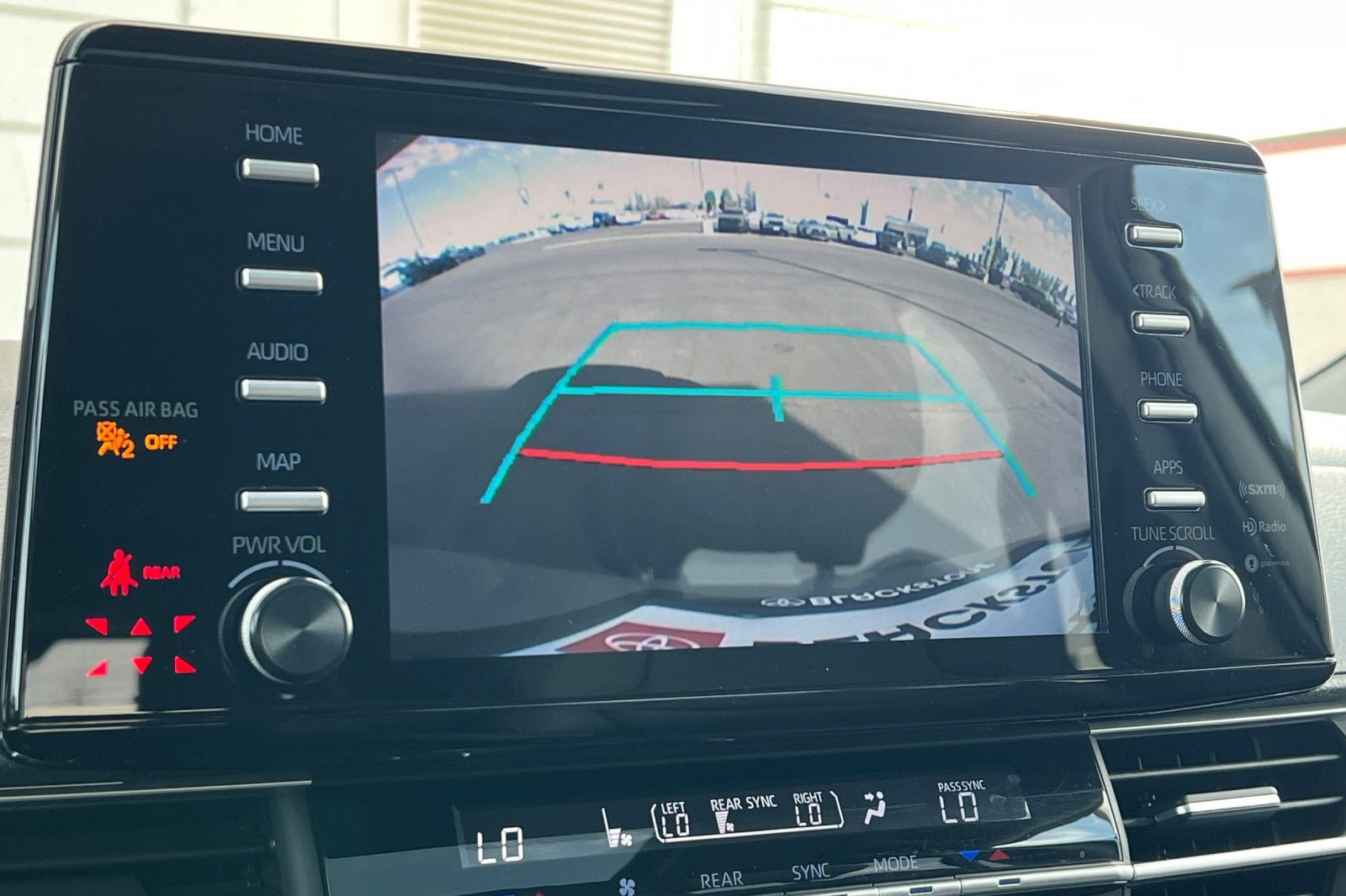 Used 2024 Toyota Sienna XLE FWD image 20