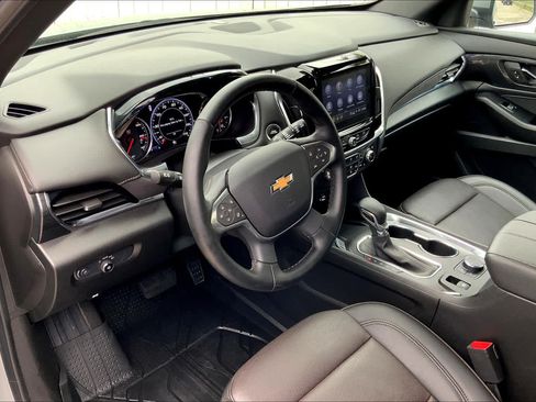 Used 2023 Chevrolet Traverse High Country w/ LPO, Floor Liner Package FWD image 18