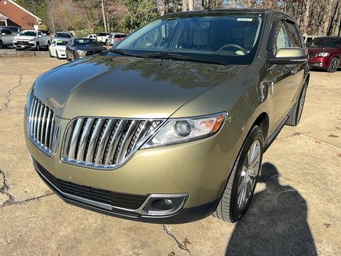 Used 2013 Lincoln MKX FWD image 1