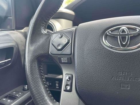Used 2019 Toyota Tacoma TRD Sport AWD/4WD image 23