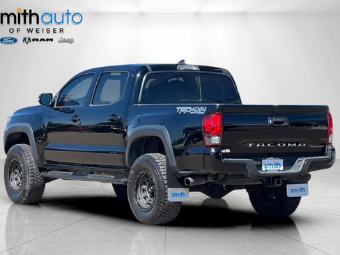 Used 2019 Toyota Tacoma TRD Off-Road AWD/4WD image 7