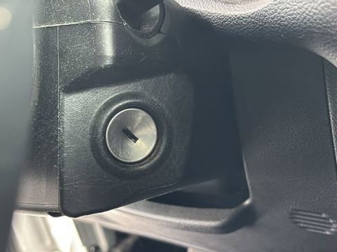 Used 2017 Jeep Wrangler Unlimited Sahara w/ Connectivity Group image 15