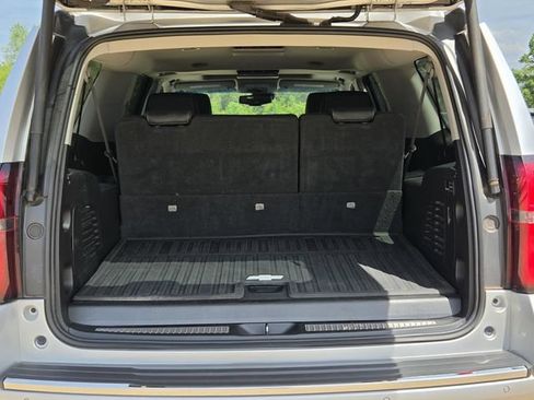 Used 2019 Chevrolet Suburban Premier AWD/4WD image 13