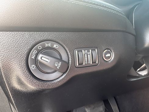 Used 2021 Dodge Challenger SXT w/ Plus Package image 25