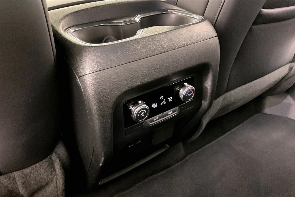 Certified 2024 GMC Acadia Elevation FWD image 9